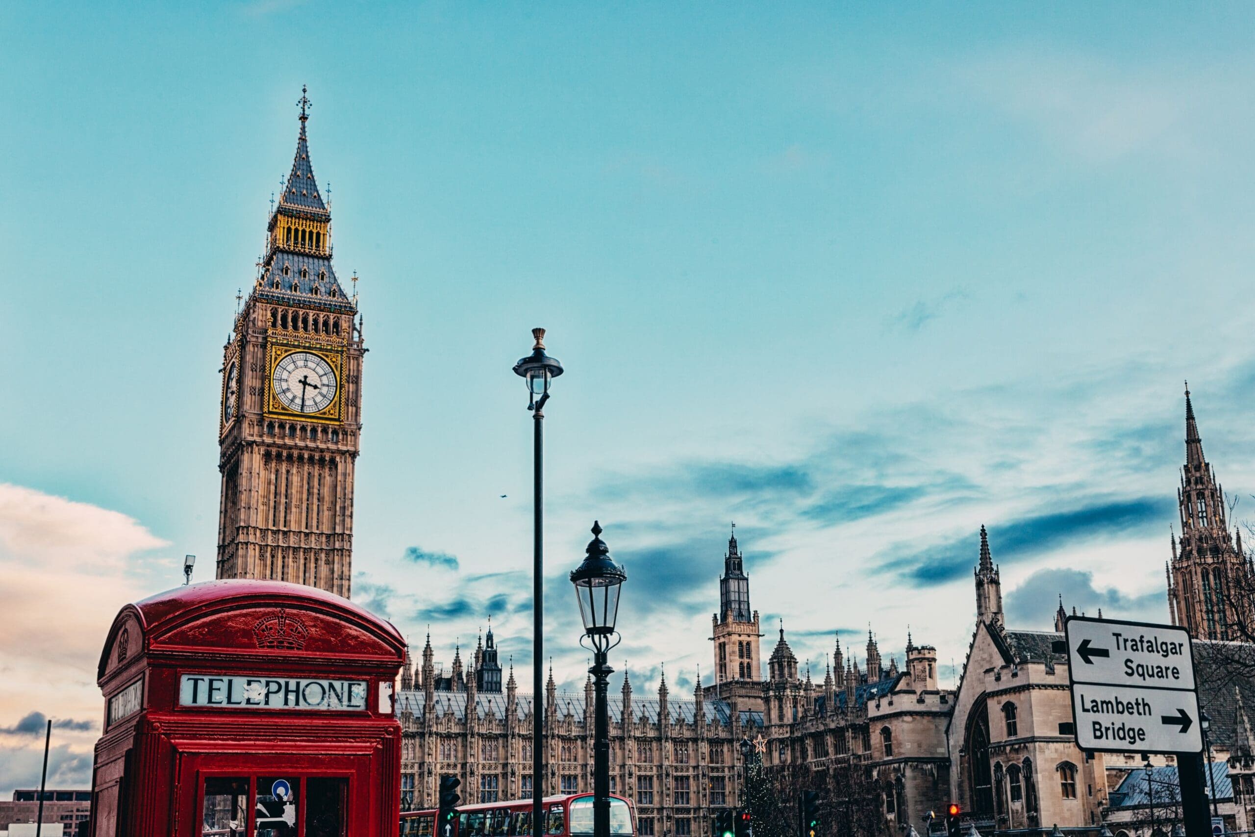 London skyline with Big Ben in the background